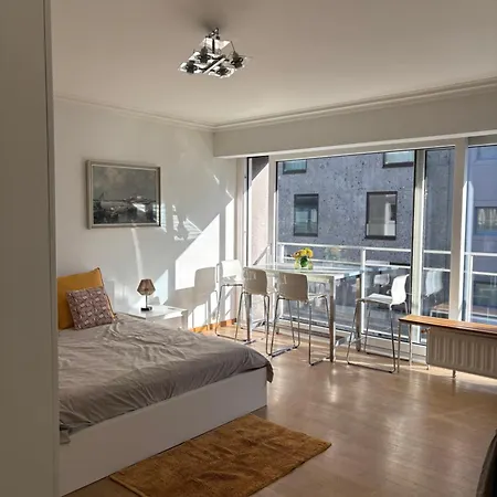 Apartment With Sea View *